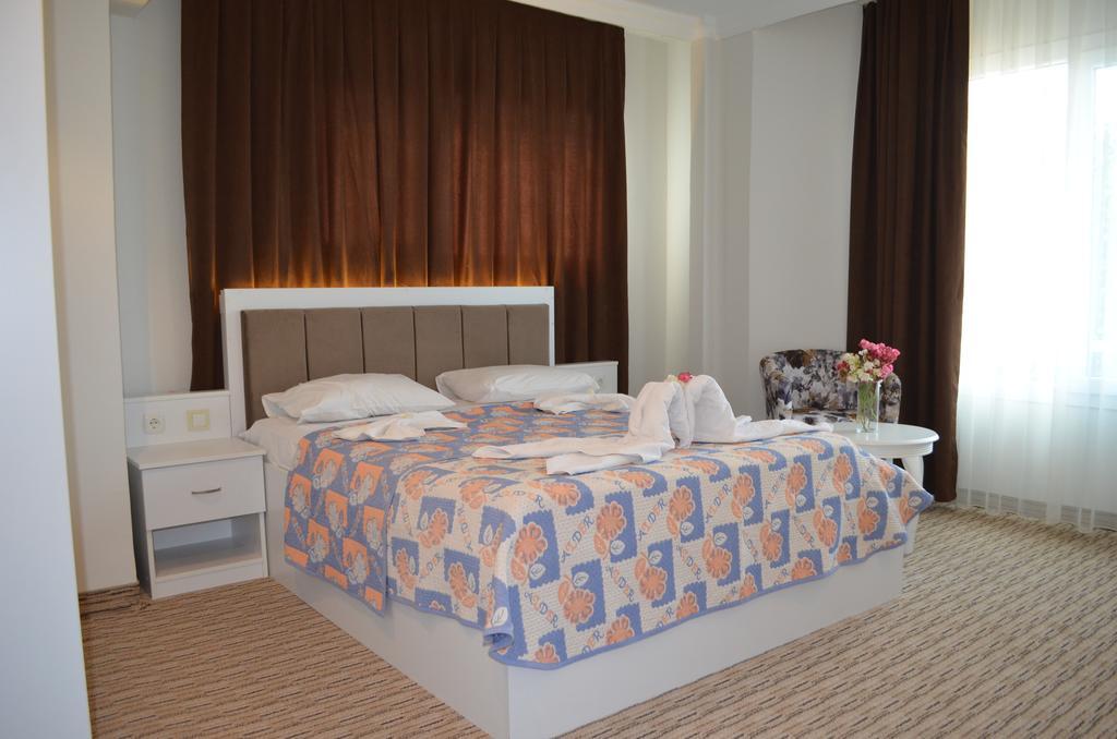 Alder Hotel Ayvalik Exterior photo